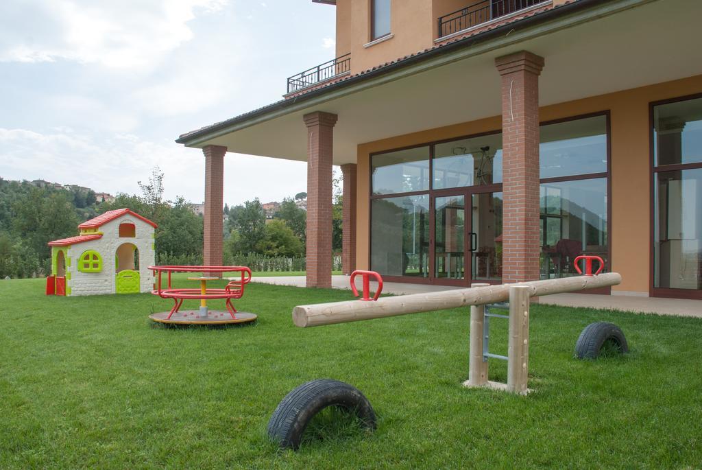 Casa Delfico Ristoro In Famiglia Guest House Teramo Exterior photo