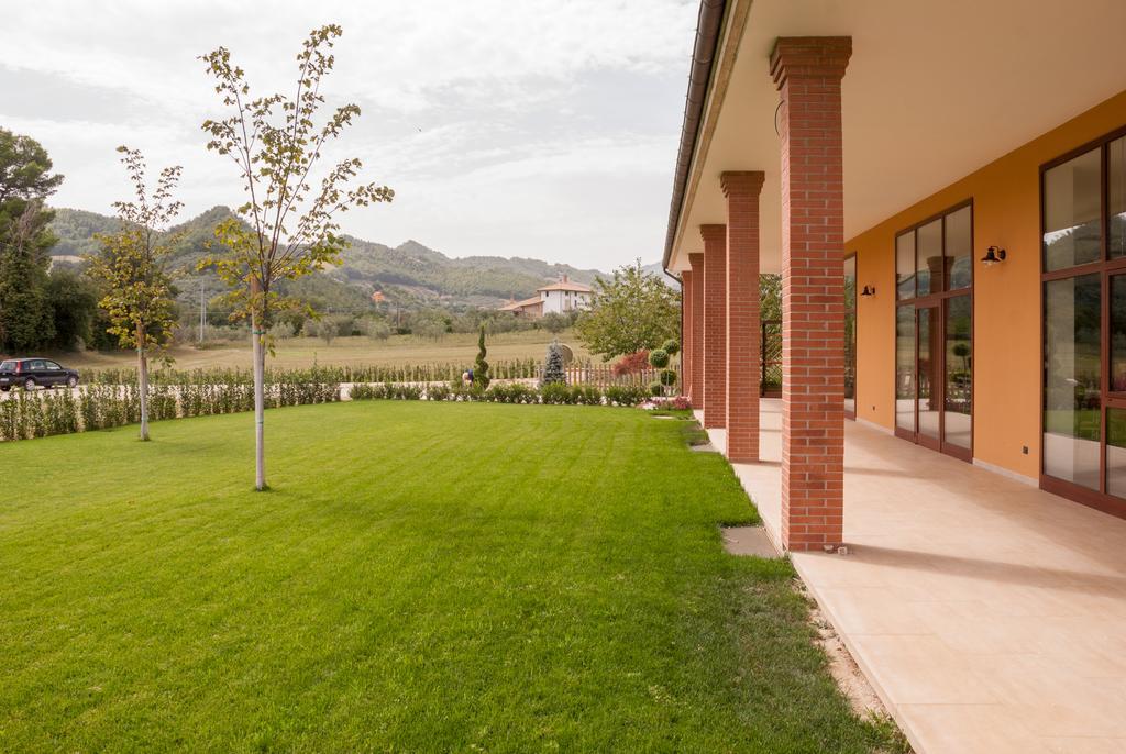 Casa Delfico Ristoro In Famiglia Guest House Teramo Exterior photo